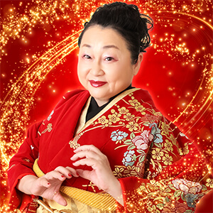 <ruby>籠目<rp>(</rp><rt>カゴメ</rt><rp>)</rp></ruby>アカネ先生
