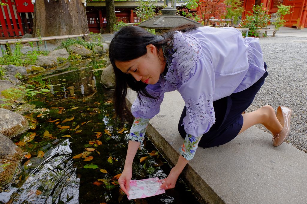 人気アニメ あの花 の聖地としても有名 秩父神社の水占いで幸せを引き寄せよう 電話占いシエロ 初指名10分無料 口コミが話題の恋愛 復縁へ導く占い師在籍