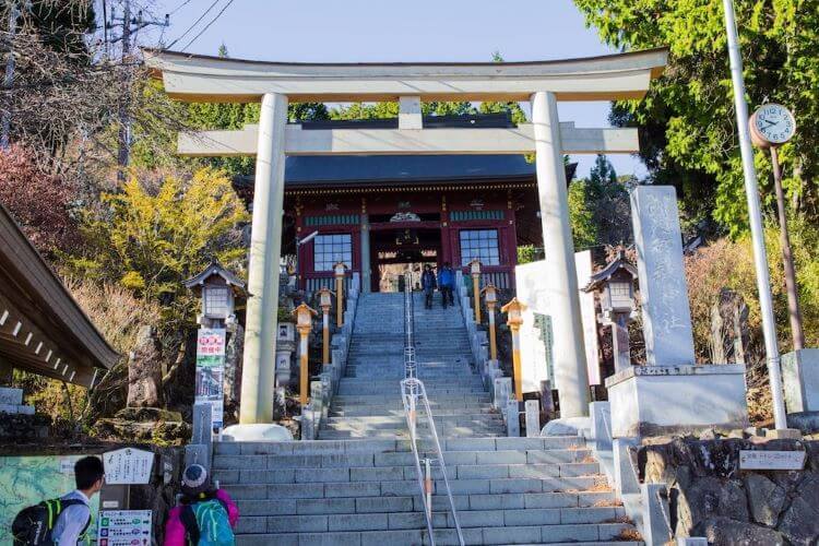 武蔵御嶽神社入口