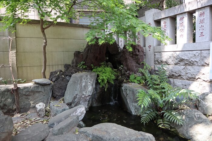 馬橋稲荷神社の湧水