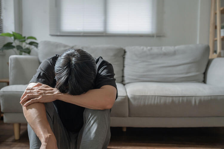 本当に好きだけど別れたい、疲れた男性