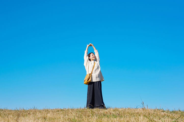 婚活に疲れてリフレッシュする女性
