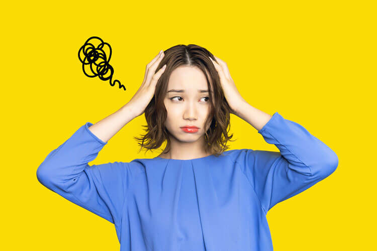 苦手な人とのかかわり方に悩む女性